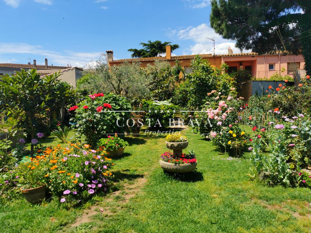 240 sqm house for sale in Palafrugell | Properties Costa Brava